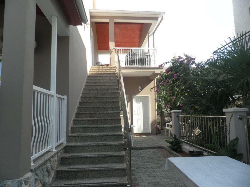 Guest House Karlo Бибинье Экстерьер фото