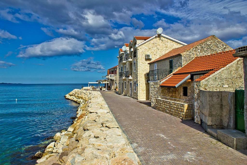 Guest House Karlo Бибинье Экстерьер фото